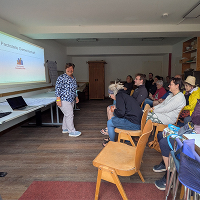 Auf der Zeltstadt: Lebensmodelle der Zukunft